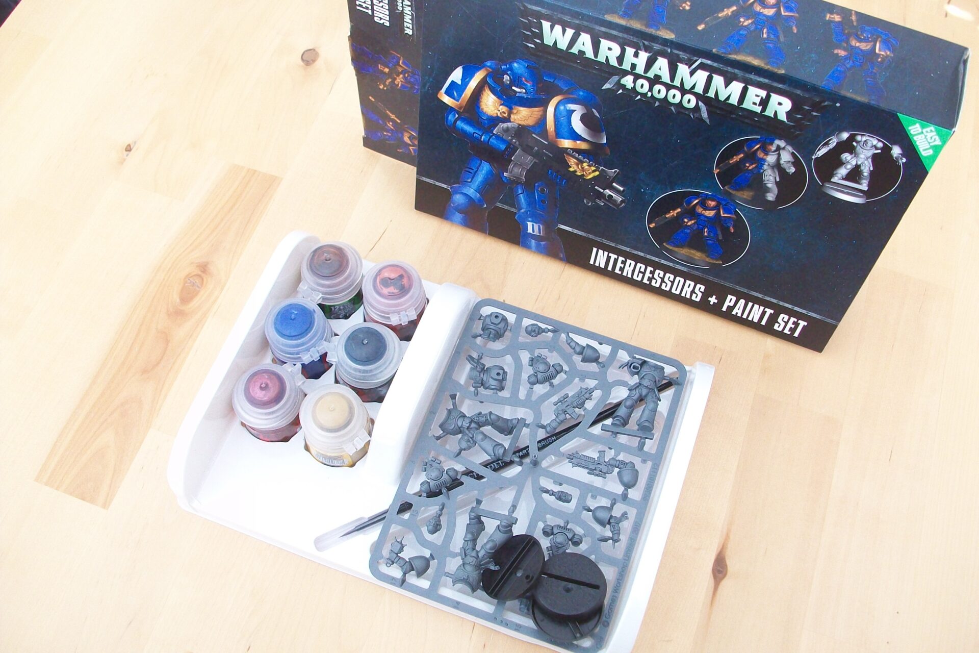 Paintbrush Model Starter Kit - Games Workshop Intercessors & Paint Set